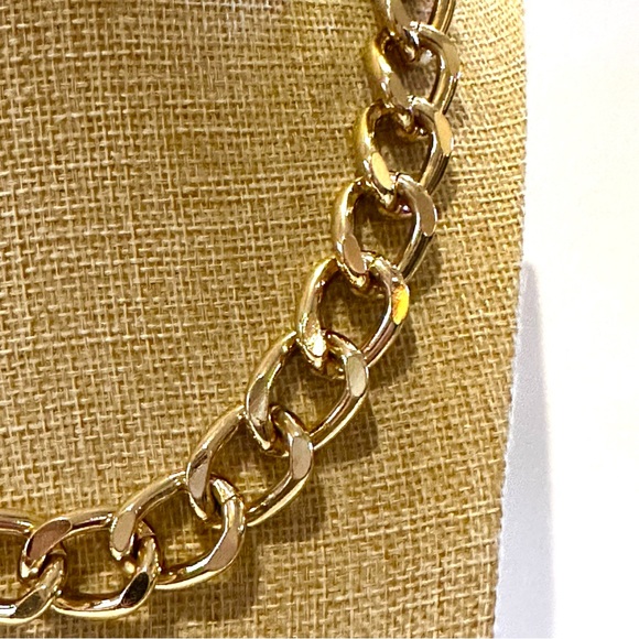 Chunky Gold Tone chain statement necklace - open links with lobster clasp - Picture 6 of 11